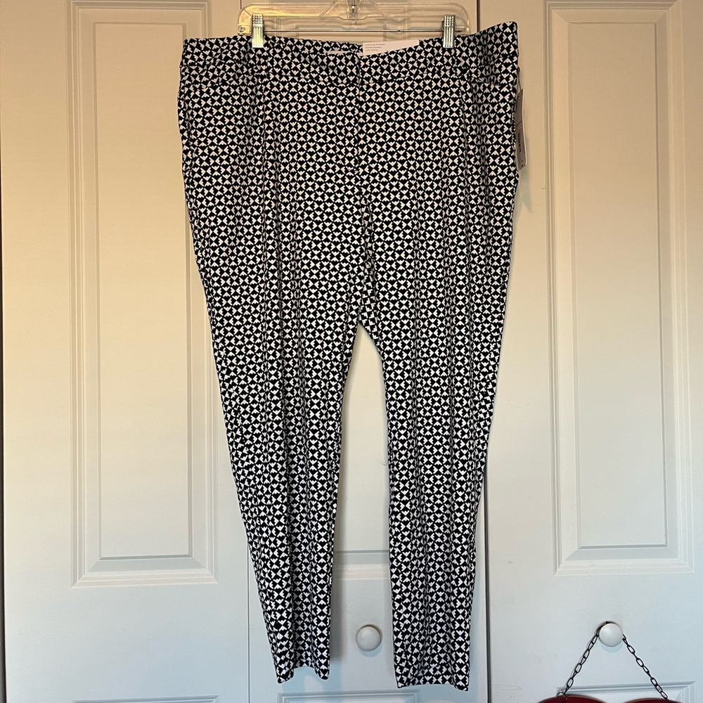 NWT Liz Claiborne Black Geo Emma Ankle Length Mid Rise Pants Size 20